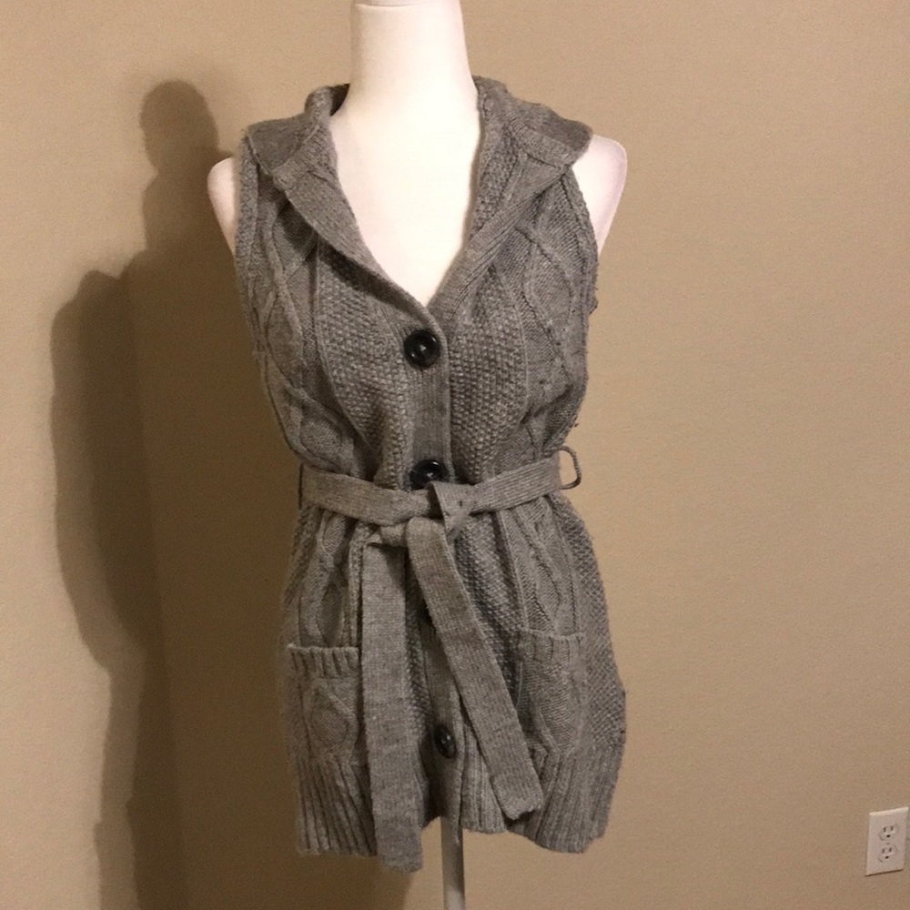 Harold’s grey sweater vest with waist tie and hood